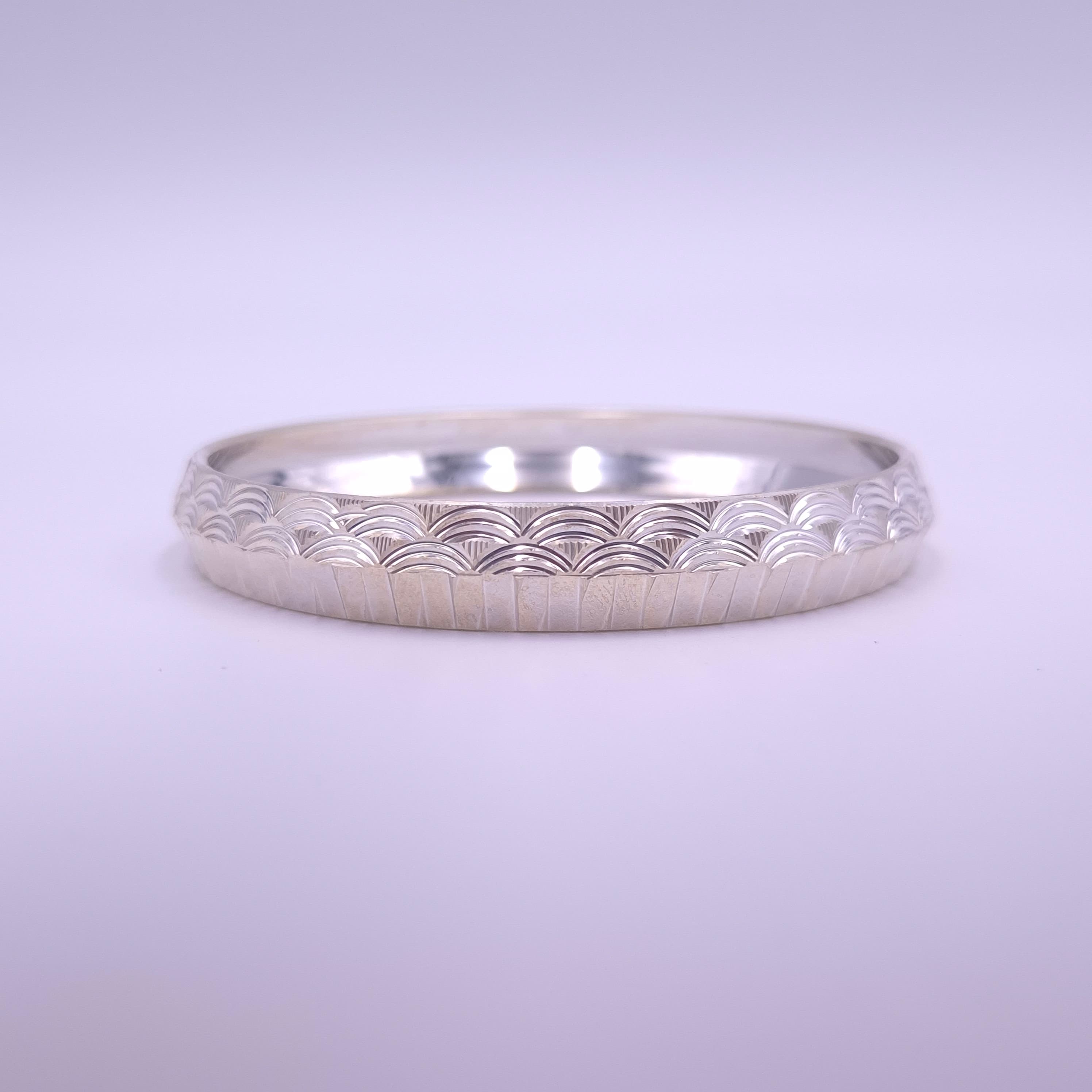 Arc Pattern Silver Kada KM7