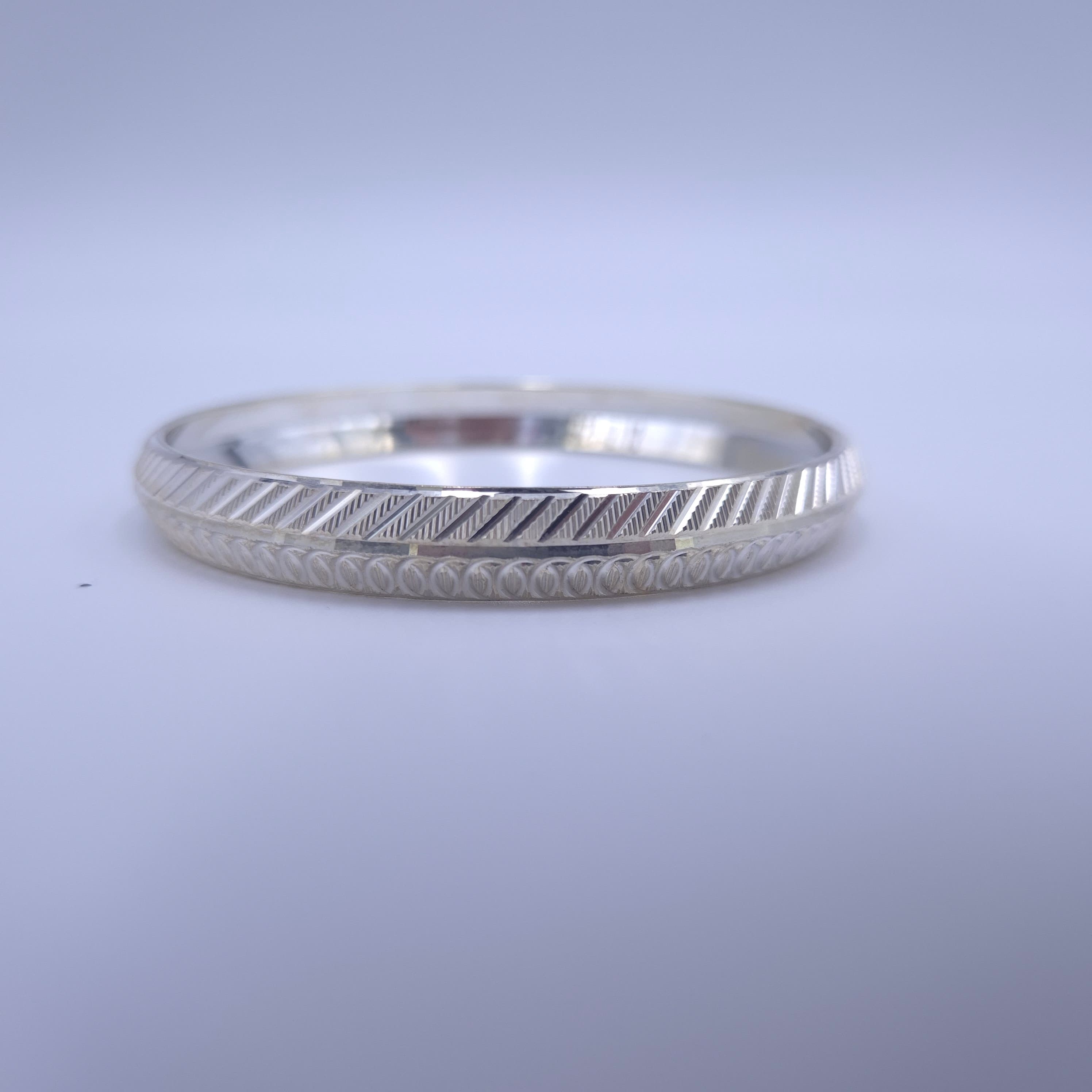 Diagonal Pattern Silver Kada KM20